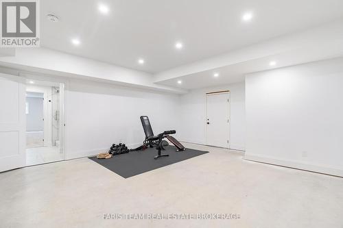 7 Reynolds Road, Tiny, ON - Indoor Photo Showing Other Room
