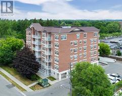 201 - 35 HUNT AVENUE  Richmond Hill, ON L4C 4H1