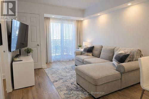 201 - 35 Hunt Avenue, Richmond Hill, ON - Indoor Photo Showing Other Room