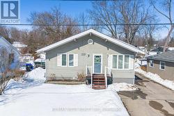 924 VICROL DRIVE  Innisfil, ON L9S 1V4