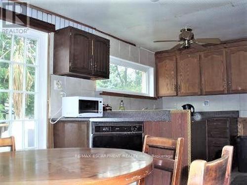 156 Bond Street S, Hamilton, ON - Indoor Photo Showing Kitchen