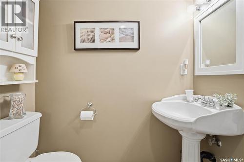 39 Bedford Crescent, Regina, SK - Indoor Photo Showing Bathroom