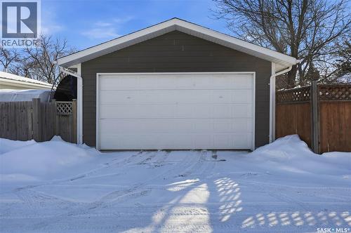 39 Bedford Crescent, Regina, SK - Outdoor With Exterior