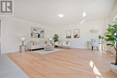 240 Seguin Street N, Richmond Hill, ON - Indoor