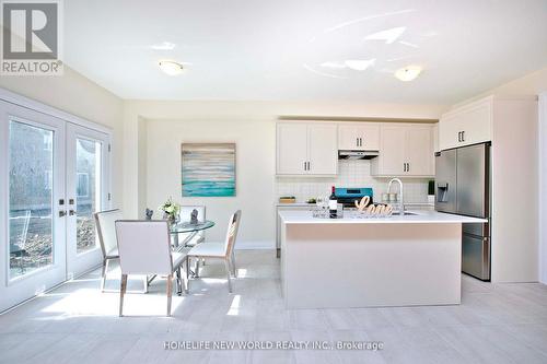 240 Seguin Street N, Richmond Hill, ON - Indoor Photo Showing Kitchen