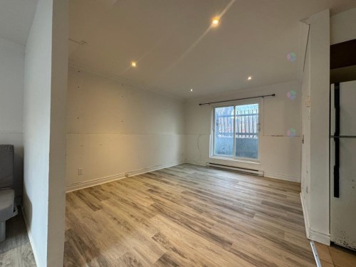 Salon - 4-917 Rue Front, Longueuil (Le Vieux-Longueuil), QC - Indoor Photo Showing Other Room