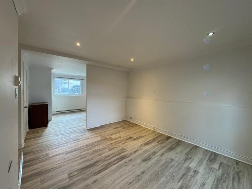 Salon - 4-917 Rue Front, Longueuil (Le Vieux-Longueuil), QC - Indoor Photo Showing Other Room