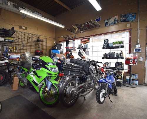Commerce - 940 Boul. De La Salette, Saint-Jérôme, QC - Indoor Photo Showing Garage