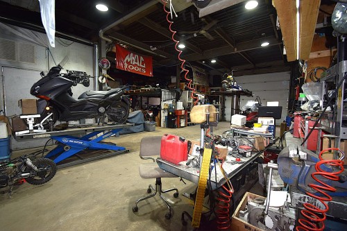 Atelier - 940 Boul. De La Salette, Saint-Jérôme, QC - Indoor Photo Showing Garage