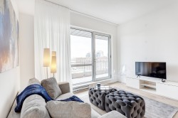 805-360 Rue Atateken  Montréal (Ville-Marie), QC H2L 0E4