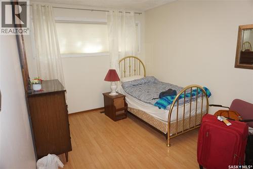 46 Rogers Place, Regina, SK - Indoor Photo Showing Bedroom