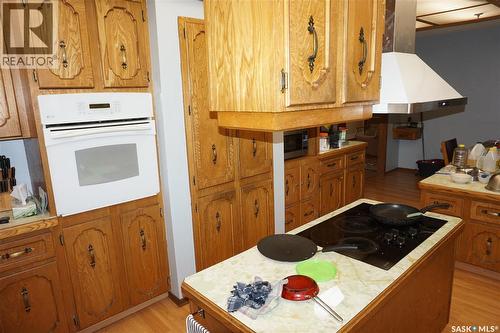 46 Rogers Place, Regina, SK - Indoor Photo Showing Kitchen