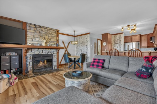 6-166 Rue du Mont-Plaisant  Mont-Tremblant, QC J8E 1L2