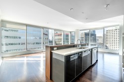 2706-495 Av. Viger O.  Montréal (Ville-Marie), QC H2Z 0B1