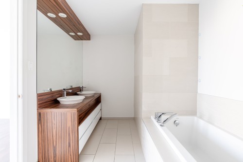 Master Bathroom - 2706-495 Av. Viger O., Montréal (Ville-Marie), QC - Indoor Photo Showing Bathroom