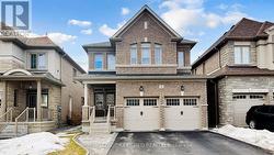 21 OUELLETTE DRIVE Whitby, ON L1P 0E3