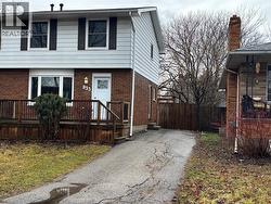 833 Assiniboine CRESCENT  Sarnia, ON N7T 7C4