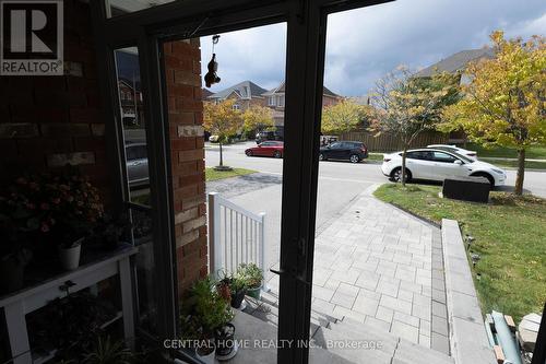 165 Manorheights Street, Richmond Hill, ON - Outdoor