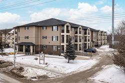 332 701 St Anne's Road  Winnipeg, MB R2N 4G7