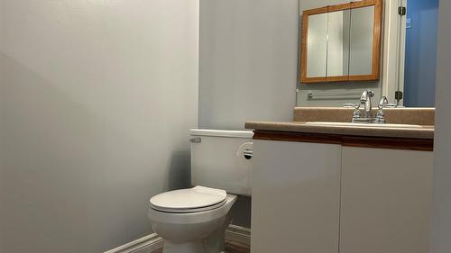101-160 5 Avenue, Salmon Arm, BC - Indoor Photo Showing Bathroom