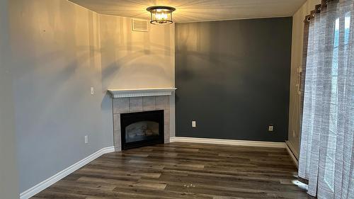 101-160 5 Avenue, Salmon Arm, BC - Indoor With Fireplace