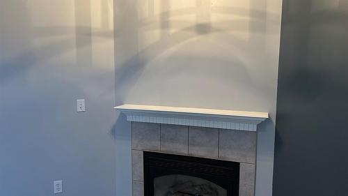 101-160 5 Avenue, Salmon Arm, BC - Indoor With Fireplace