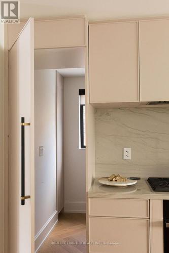 127 Glenvale Boulevard, Toronto, ON - Indoor Photo Showing Kitchen