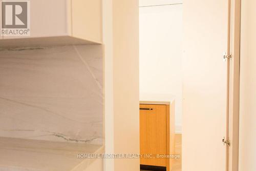 127 Glenvale Boulevard, Toronto, ON - Indoor