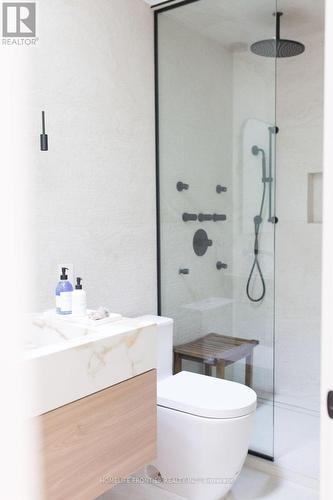 127 Glenvale Boulevard, Toronto, ON - Indoor Photo Showing Bathroom