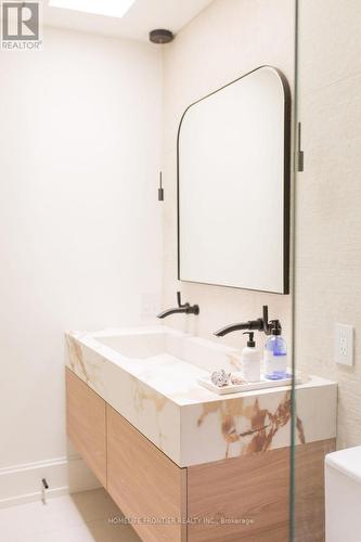 127 Glenvale Boulevard, Toronto, ON - Indoor Photo Showing Bathroom