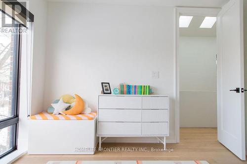 127 Glenvale Boulevard, Toronto, ON - Indoor