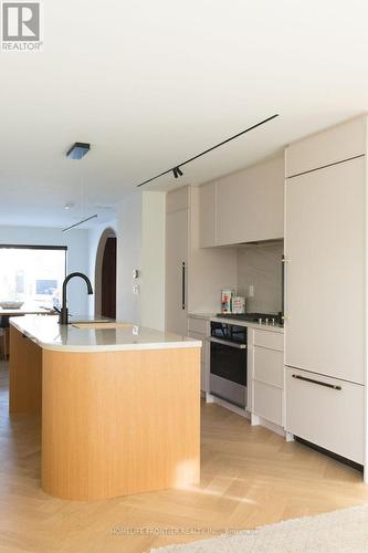 127 Glenvale Boulevard, Toronto, ON - Indoor Photo Showing Kitchen