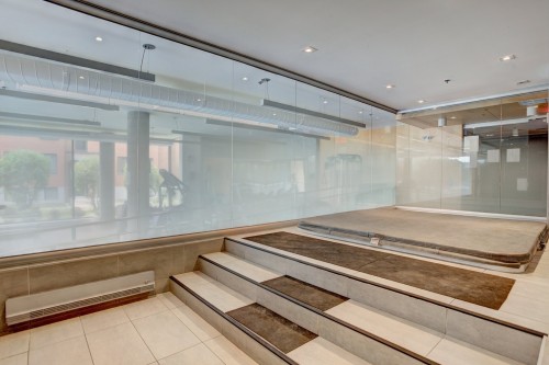 Spa - 139-500 Av. Mousseau-Vermette, Dorval, QC - Indoor Photo Showing Other Room