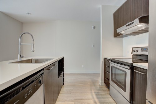 Cuisine - 139-500 Av. Mousseau-Vermette, Dorval, QC - Indoor Photo Showing Kitchen