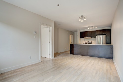 Salle à manger - 139-500 Av. Mousseau-Vermette, Dorval, QC - Indoor Photo Showing Kitchen