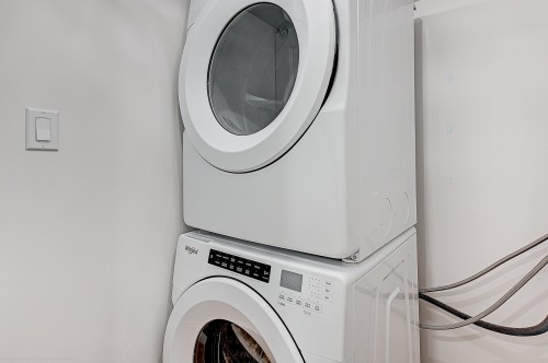 Salle de lavage - 105-185 Rue Beaubien E., Montréal (Rosemont/La Petite-Patrie), QC - Indoor Photo Showing Laundry Room