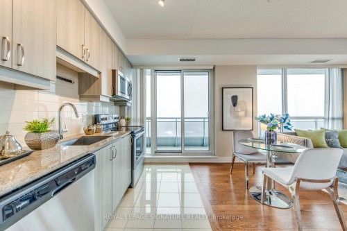 1411-9201 Yonge Street, Richmond Hill, ON - Indoor Photo Showing Kitchen With Upgraded Kitchen