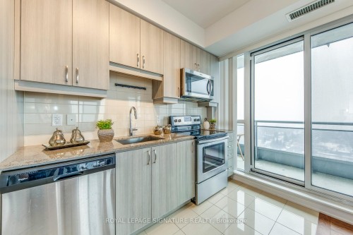 1411-9201 Yonge Street, Richmond Hill, ON - Indoor Photo Showing Kitchen