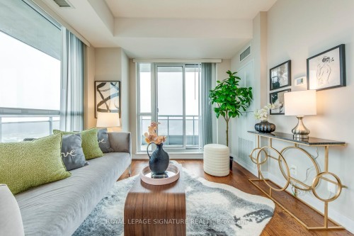 1411-9201 Yonge Street, Richmond Hill, ON - Indoor