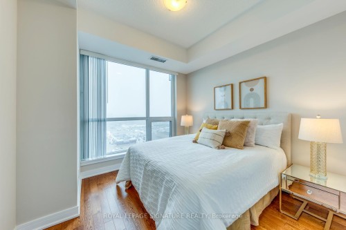 1411-9201 Yonge Street, Richmond Hill, ON - Indoor Photo Showing Bedroom