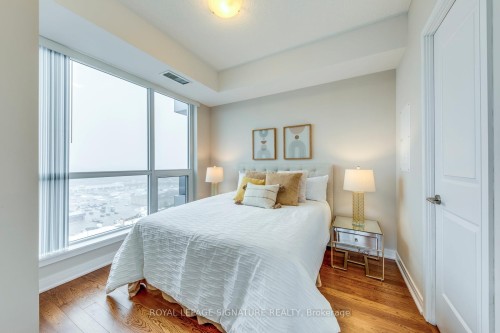 1411-9201 Yonge Street, Richmond Hill, ON - Indoor Photo Showing Bedroom