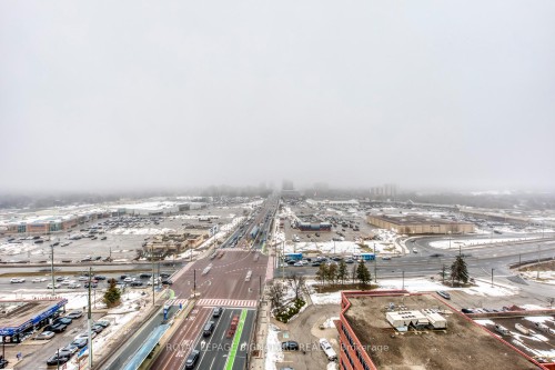 1411-9201 Yonge Street, Richmond Hill, ON - Outdoor With View
