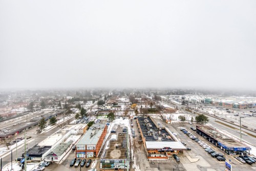 1411-9201 Yonge Street, Richmond Hill, ON - Outdoor With View