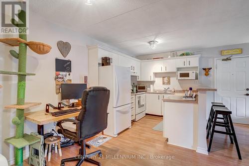 110 - 4003 Kilmer Drive, Burlington, ON - Indoor Photo Showing Kitchen