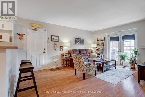 110 - 4003 Kilmer Drive, Burlington, ON - Indoor Photo Showing Living Room