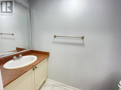 4404 Vallence Drive, Burlington, ON - Indoor Photo Showing Bathroom