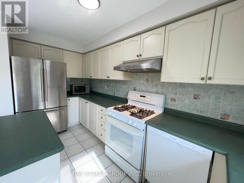 4404 Vallence Drive, Burlington, ON - Indoor Photo Showing Kitchen