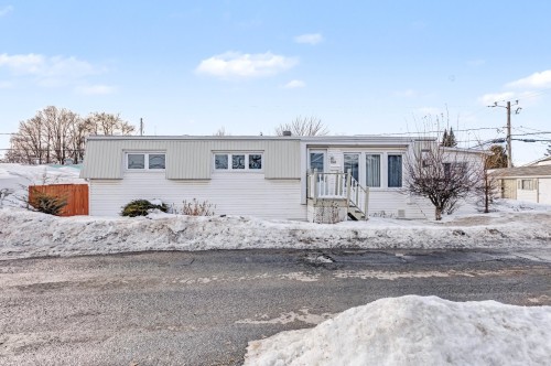 520-3950 Boul. Sir-Wilfrid-Laurier  Longueuil (Saint-Hubert), QC J3Y 5Y9