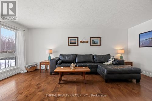 7 Salkeld Street, Goderich (Goderich (Town)), ON - Indoor Photo Showing Living Room