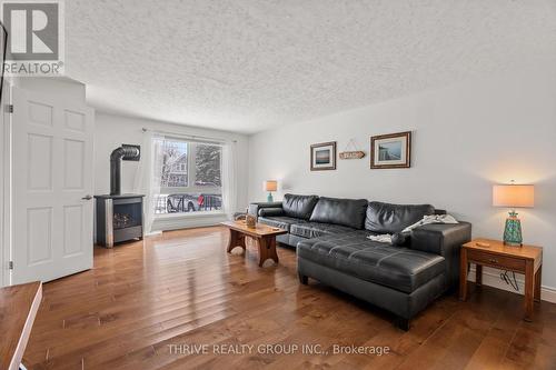 7 Salkeld Street, Goderich (Goderich (Town)), ON - Indoor Photo Showing Living Room